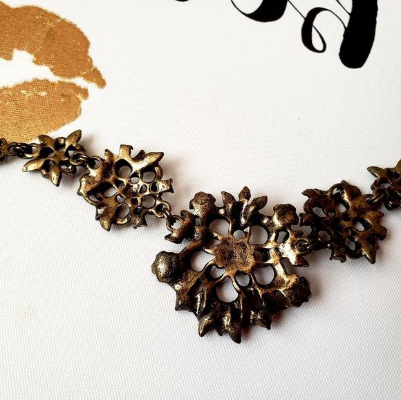 A beautiful bronze necklace with a classic and antique style - Picture 8 of 10